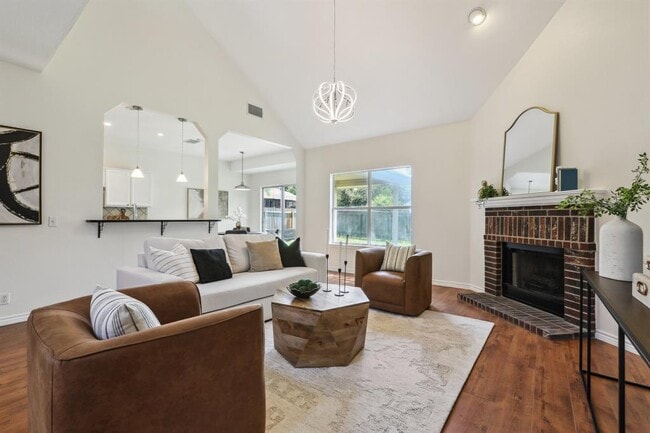 Photo - 2807 Glenwood Trail