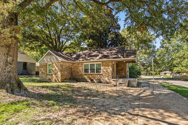 Photo - 1678 Alta Vista Ave