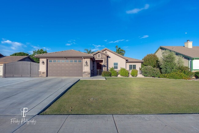 East Side with VIEWS! - East Side with VIEWS! House