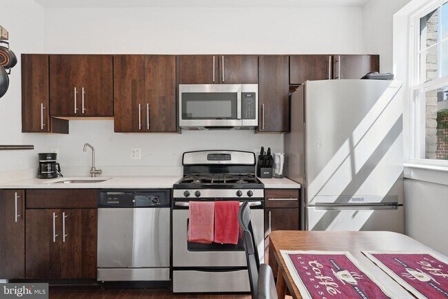 Photo - 315 G St NE Unit 306