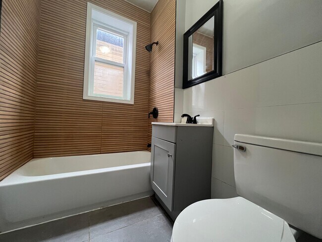 Photo - 937 Pavonia Ave Unidad 5