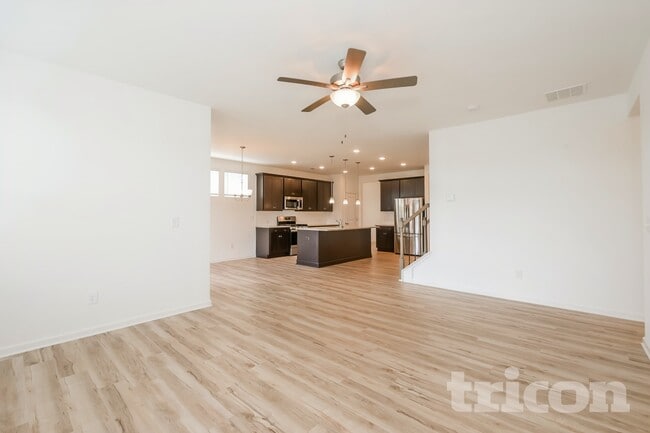 Photo - 213 Everett Sq