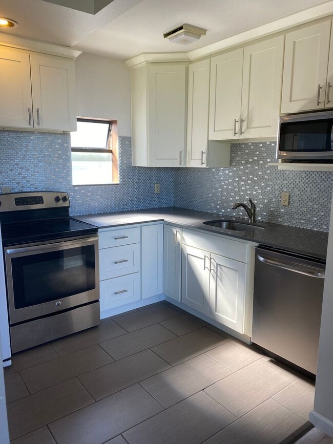 Building Photo - Ward Apartments LLC Unit #2