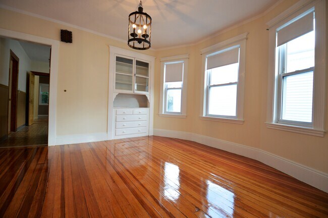 Photo - 39 Montfern Ave Unidad 3