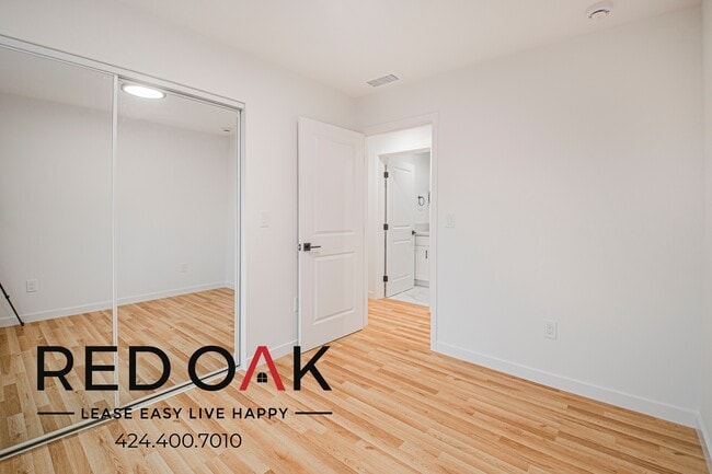 Photo - 856 W 47th St Unit 856B