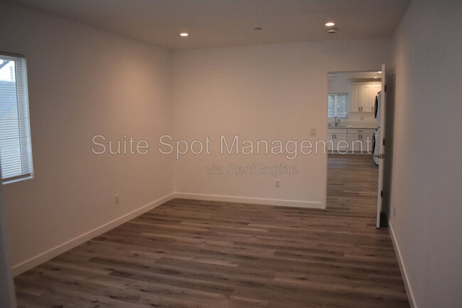 815 Lees Ave