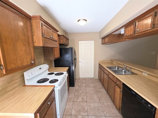 Photo - 1614 Hazelwood St