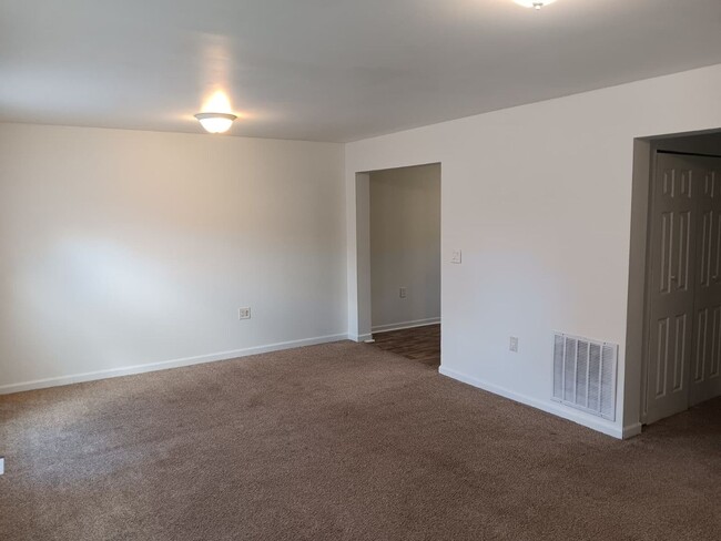 Photo - For Rent: 4-bedroom 2-bathroom single family home! Available NOW!