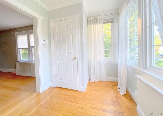 Photo - 306 Soundview Ave Unit Right