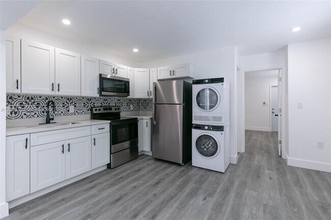 Photo - 6125 SW 40th Ct Unit 4