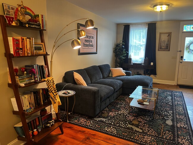 Photo - 421 Boas St