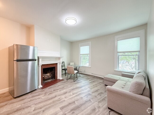 Building Photo - 1767 Commonwealth Ave Unit 3 Rental