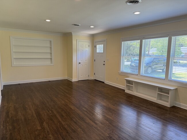 Photo - 421 Loblolly Ln