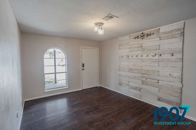 Photo - 1041 SW 2nd St