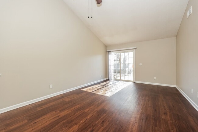 Photo - 605 Freedom Ct