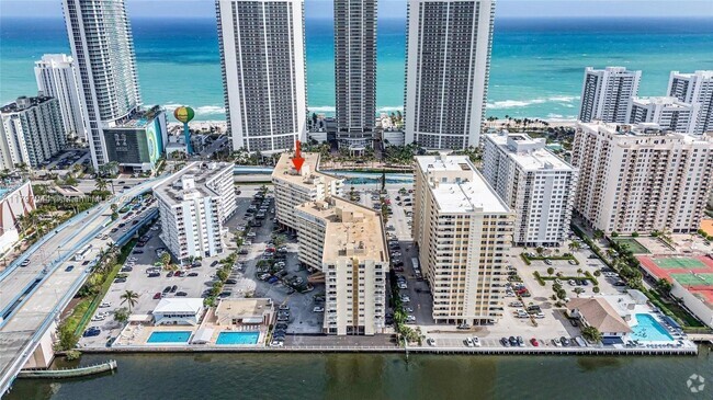 Building Photo - 1825 S Ocean Dr Unit 705 Rental