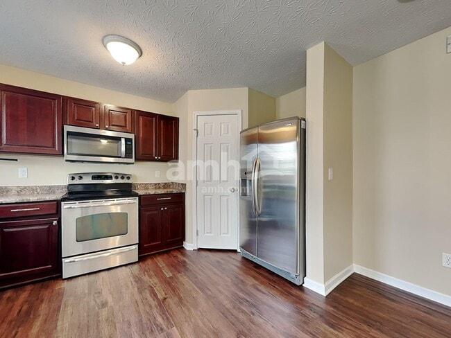 Photo - 460 Pewter Hill Ct