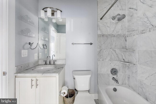 Photo - 1480 Harvard St NW Unit 1