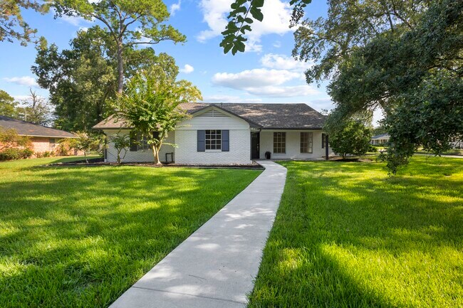 Photo - 4610 Regina Ln