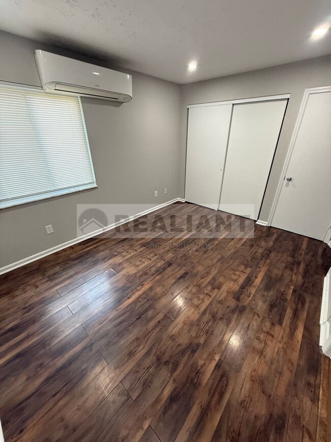 Photo - 208 Lakeshore Dr Unit 5