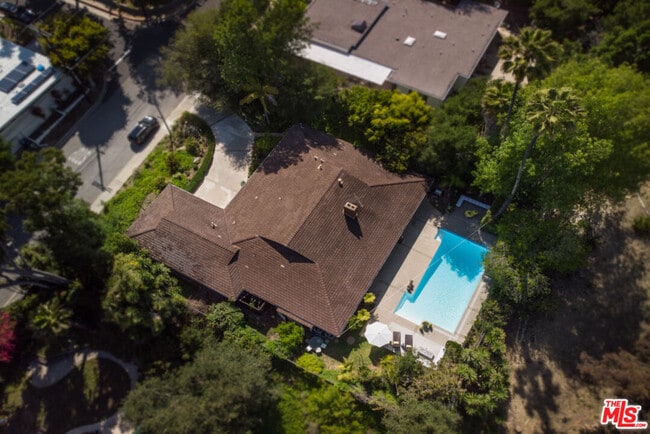 Photo - 774 N Kenter Ave