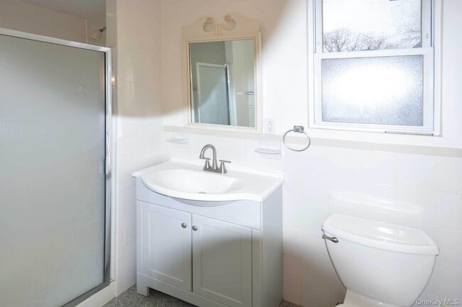 Photo - 24-10 Gillmore St Unidad 1