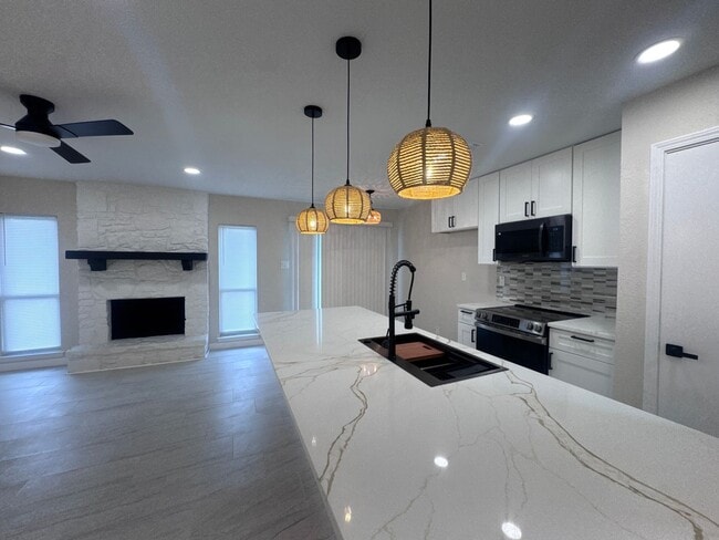 Photo - Newly Remodeled 3 Bd | 2 Ba | 2 Car Garage in NW Oxbox! Move In Ready!