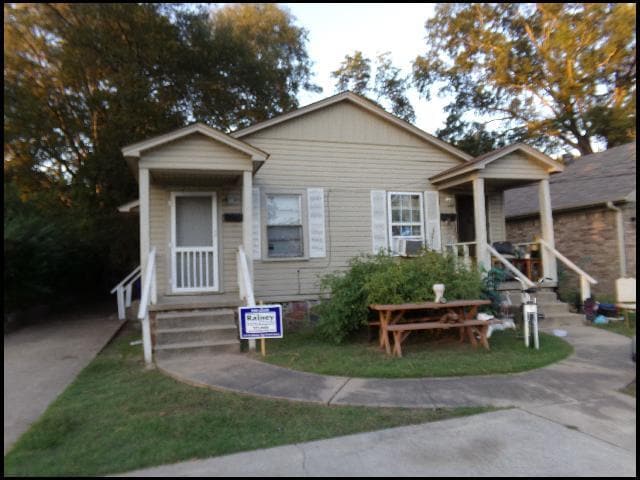 Photo - 2115 W 16th St