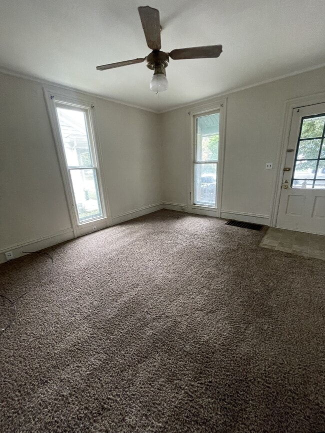 420 W Lovett St