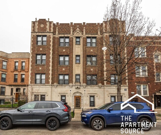 Building Photo - 948 W Cuyler Ave Unit 4