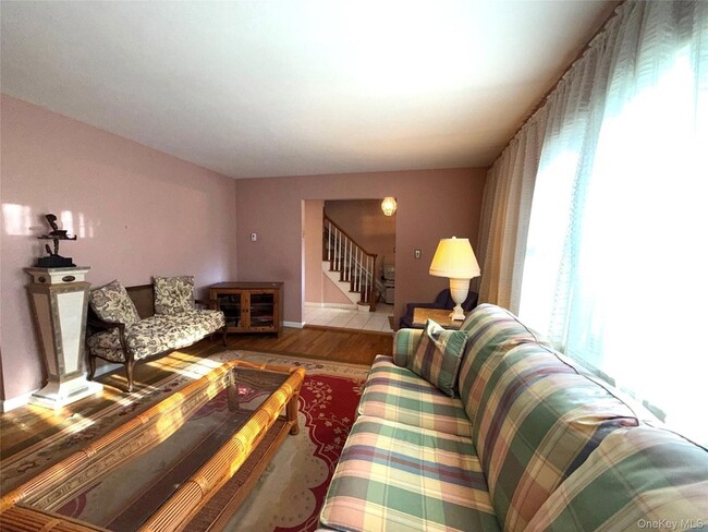 Photo - 15 Sherry Ln