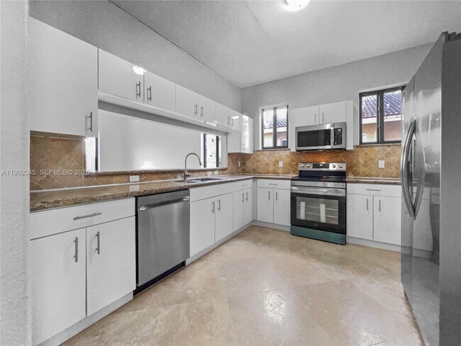 Photo - 1736 NE 9th Dr