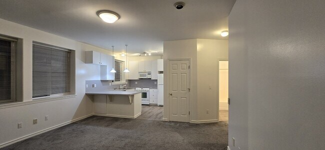 Photo - 5106 Green Lake Way N