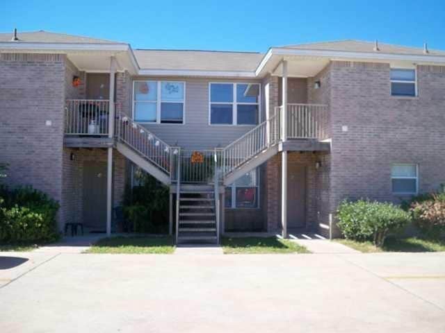 Building Photo - 2218 Katy Ln