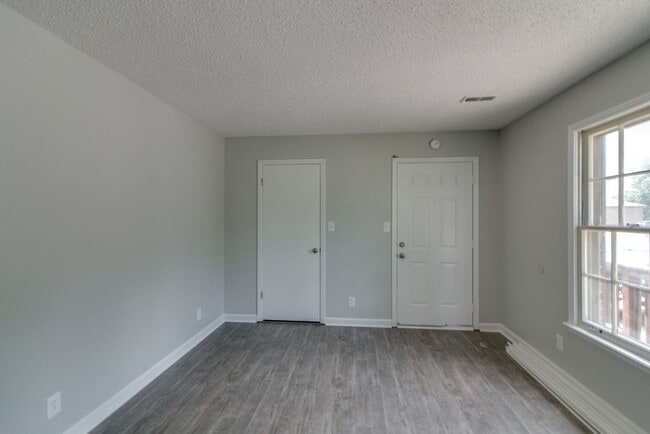 Photo - 103 Bennett Dr Unit B