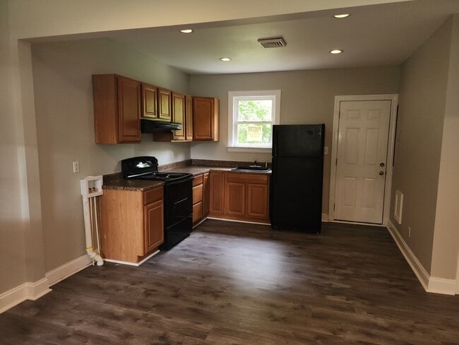 Photo - Updated 2 Bedroom, 1 bath with Large Backyard!