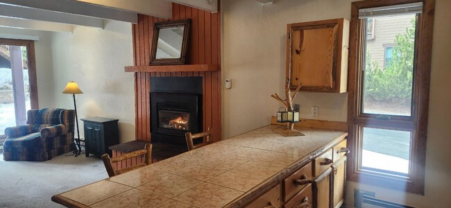 Photo - 465-464 4 O'Clock Rd Condo Unit Sundowner