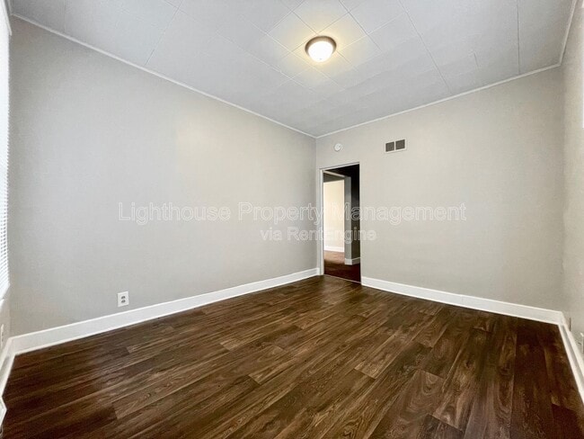 Photo - 1633 Peck St
