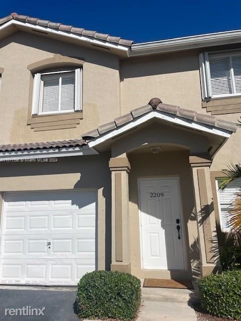 Photo - 4 br, 2.5 bath House - 2209 SE 24th Pl # 2209