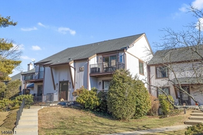 Building Photo - 13228 Dell Pl Unit 228