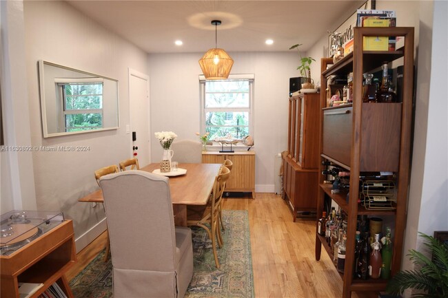 Building Photo - 5565 SW 80th St Unit 110B Rental