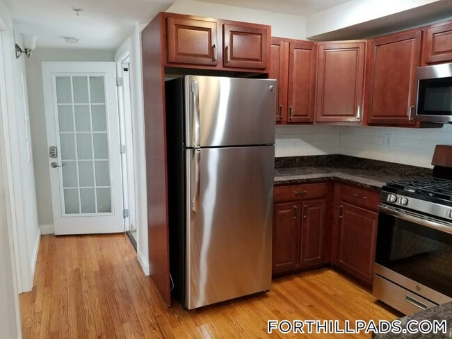 Photo - 16 Notre Dame St Unit 3