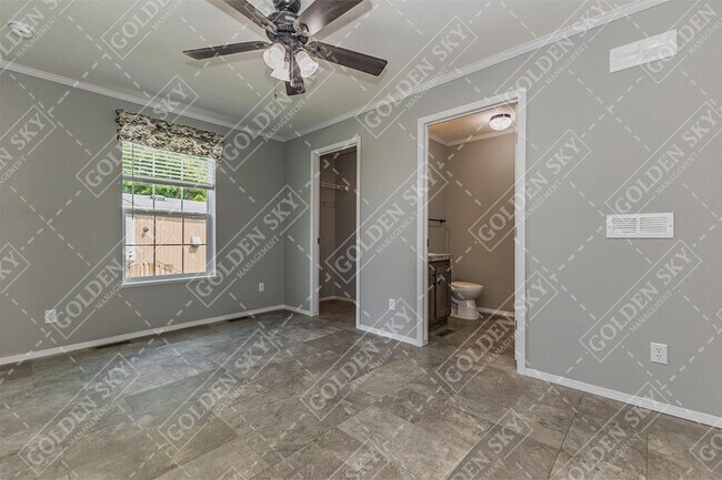Photo - 707 W 15th St