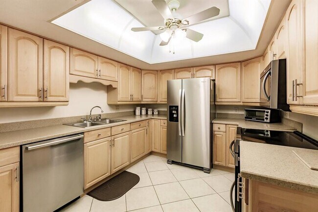 Photo - 1255 E Peppertree Dr Unit 306