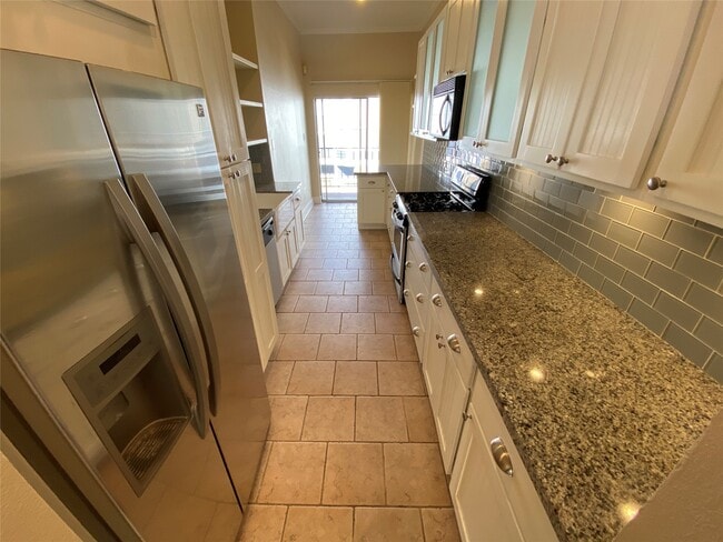 Photo - 735 Arlington St Unit 3