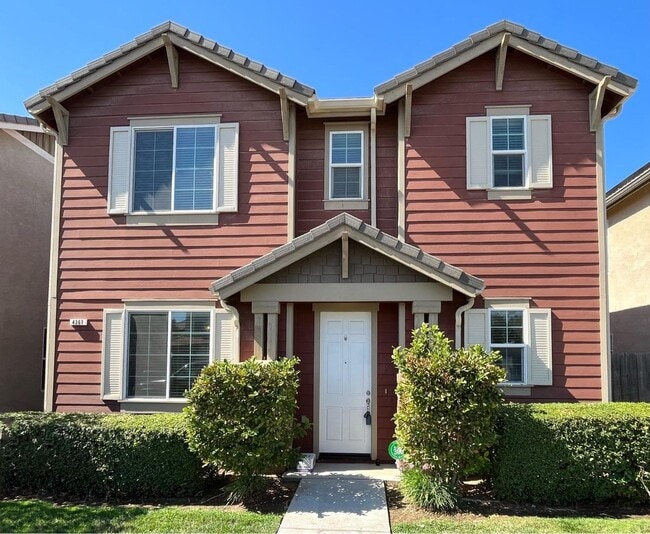 Building Photo - 4 Bedroom NW Fresno Home for Lease