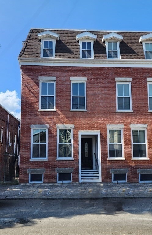 Building Photo - 740 Broadway Unit 740