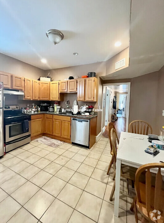 Building Photo - 12 Fisher Ave Unit 3 Rental