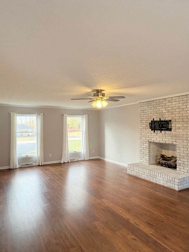 Photo - 1016 Lois Ln