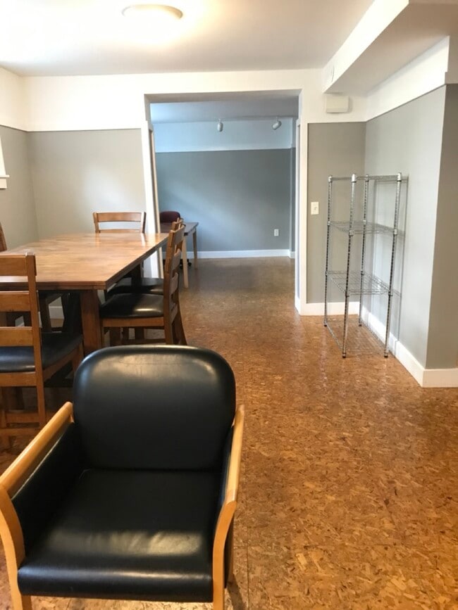 Dining room - 313 E Davenport St Unit 313